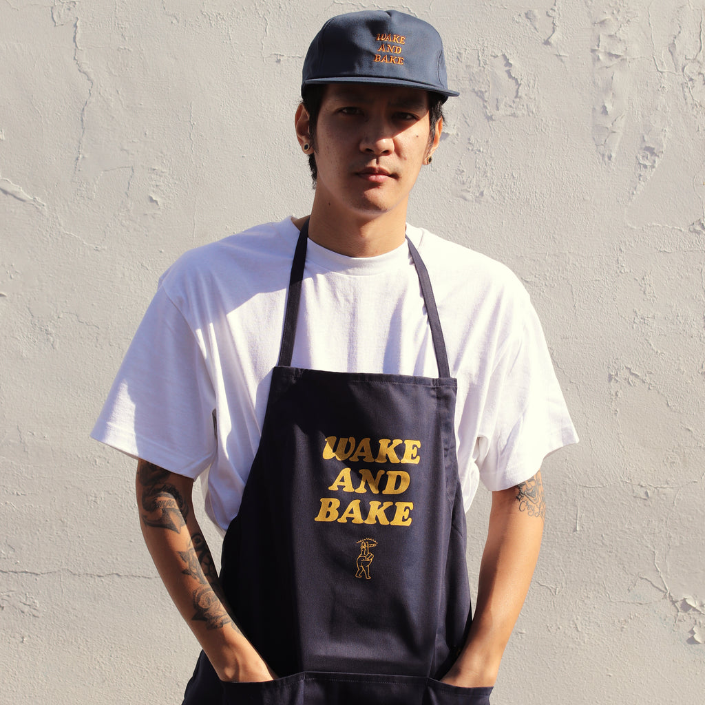 WAKE AND BAKE [APRON] 04253 - CLUCT